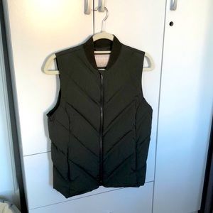 Athleta Inlet Vest, NWOT, Olive, XS